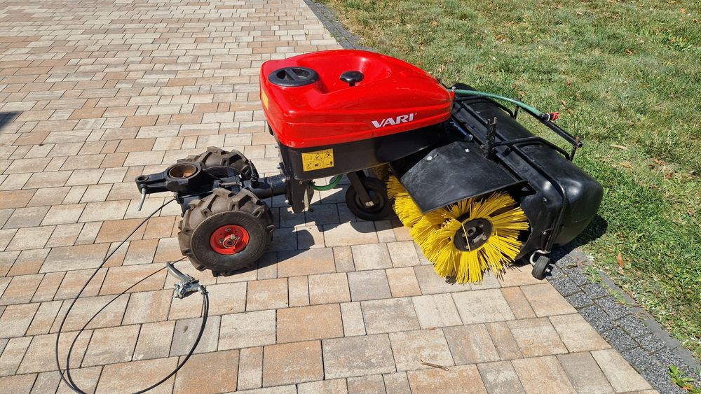 Zamiatarka Vari z koszem i przekładnią