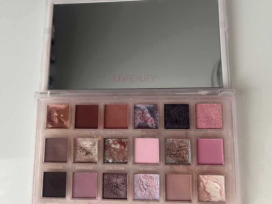 Huda beauty rose quartz paletka cienie paleta cieni