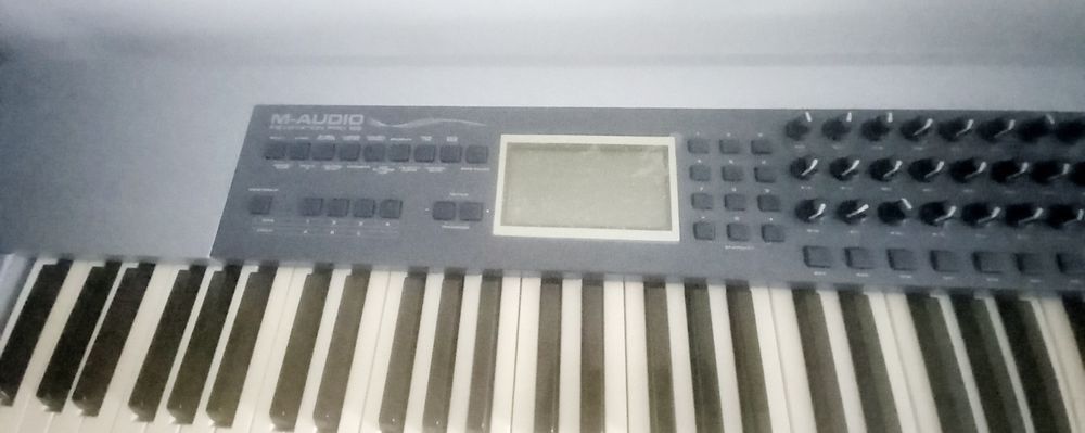 Teclado midi controler M Audio pro88