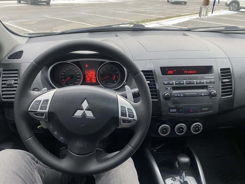 Mitsubishi Outlander Xl