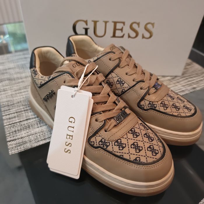 Sneakersy guess brązowe monogramowe