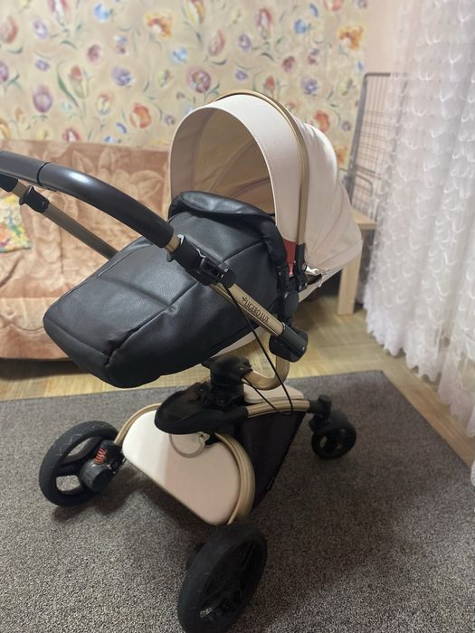 Продам стильну та комфортну коляску Ligero Lux 2в1
