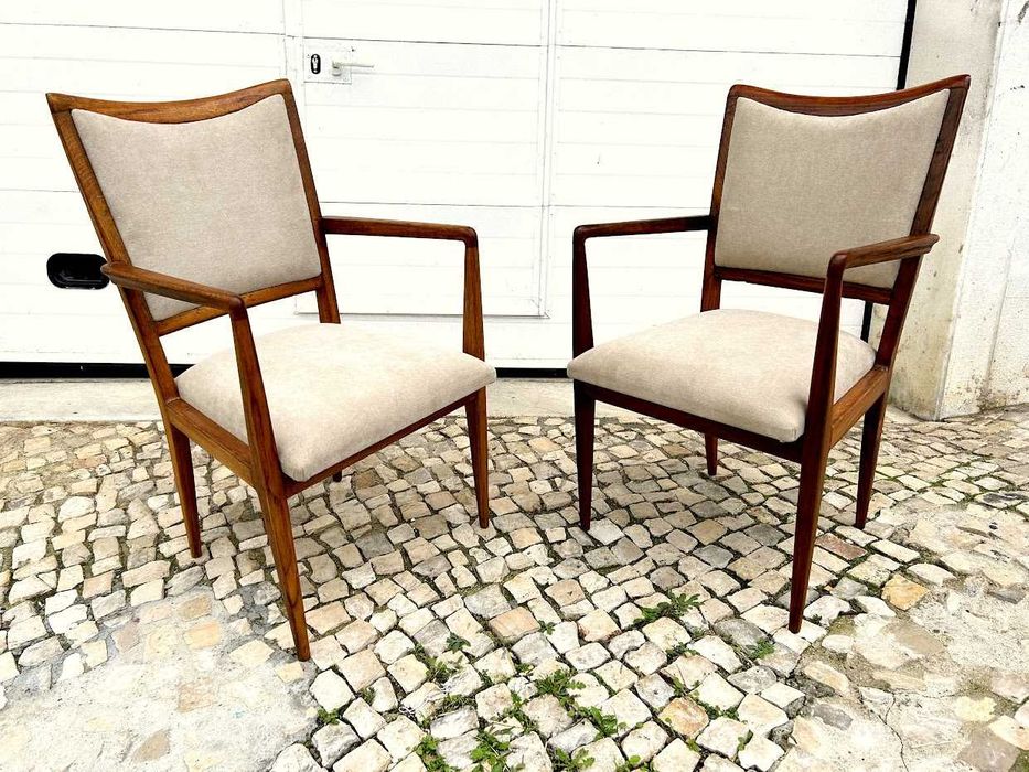 Cadeirão olaio vintage estofado de novo +53comp x 55prof x 94alt.