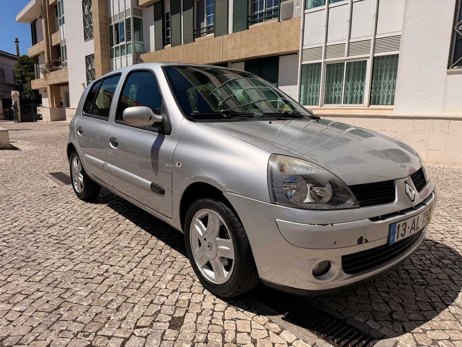 RENAULT CLIO 1.2 16V – Extreme - 2005 - c/Ar Condicionado