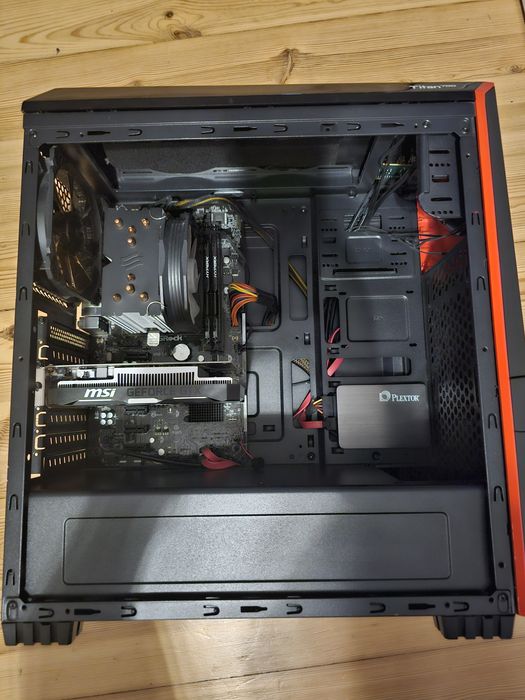 Komputer genesis titan 700