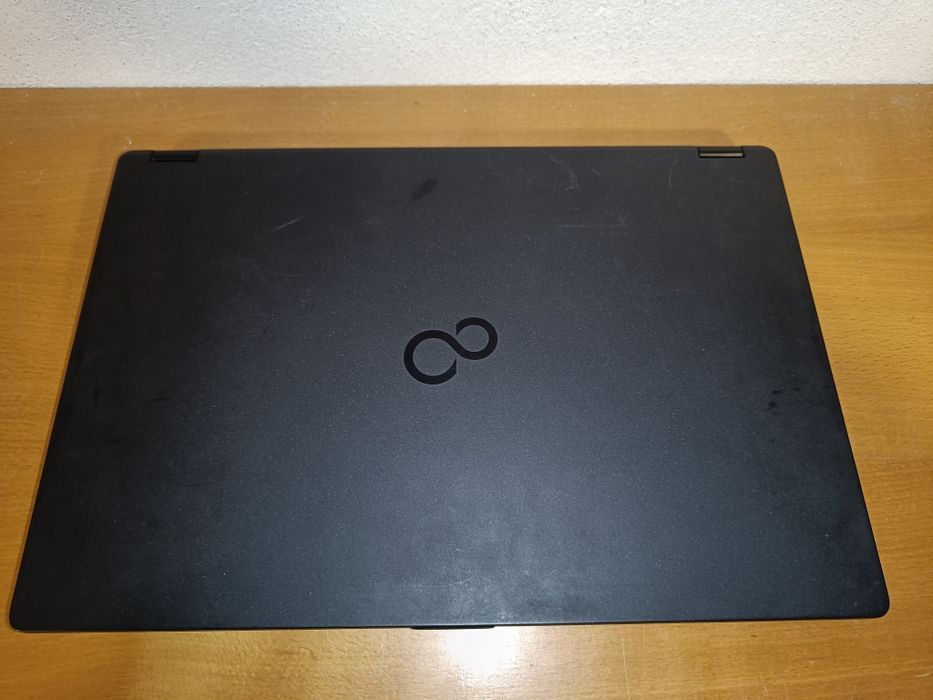 Ноутбук Fujitsu Lifebook U758 / i7-8550U / 8 gb ddr4 / 256 gb / 1 gb