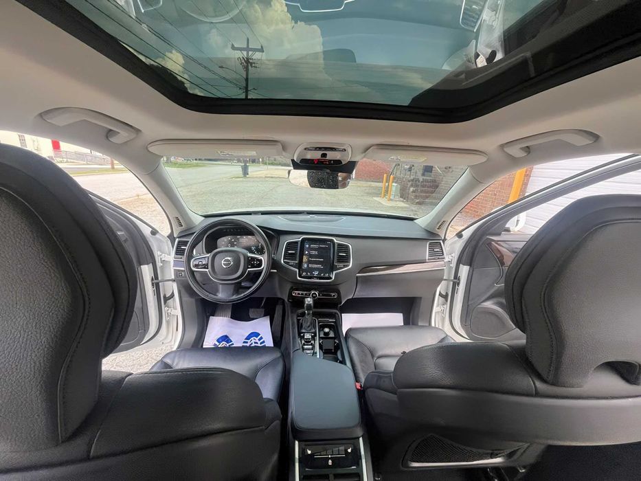 Volvo XC90 T5 Momentum      2019