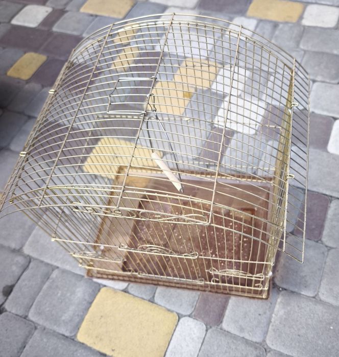 Продам клітку для папуг