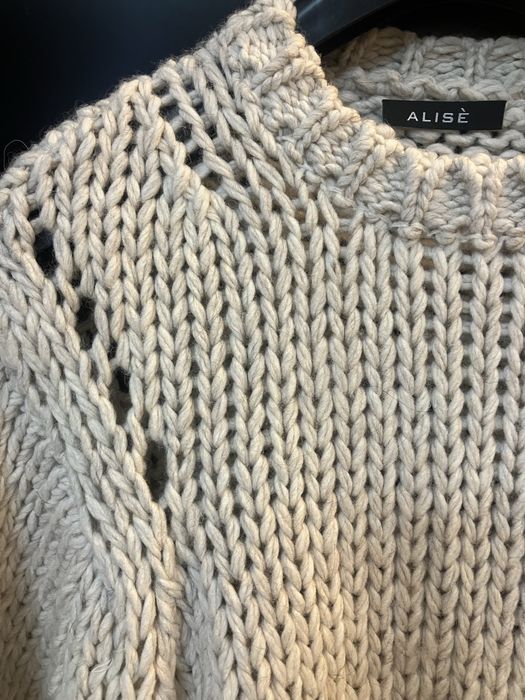 Стильный, теплый свитер, Италия