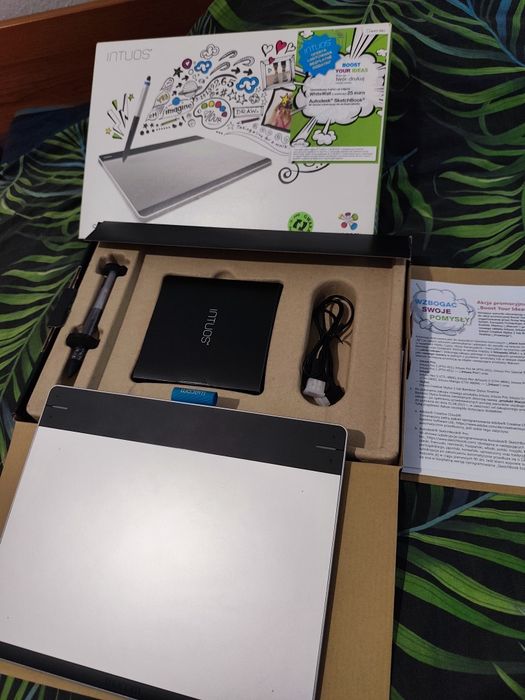 Tablet graficzny Wacom Intuos creative pen and touch tablet  CTH-680/s