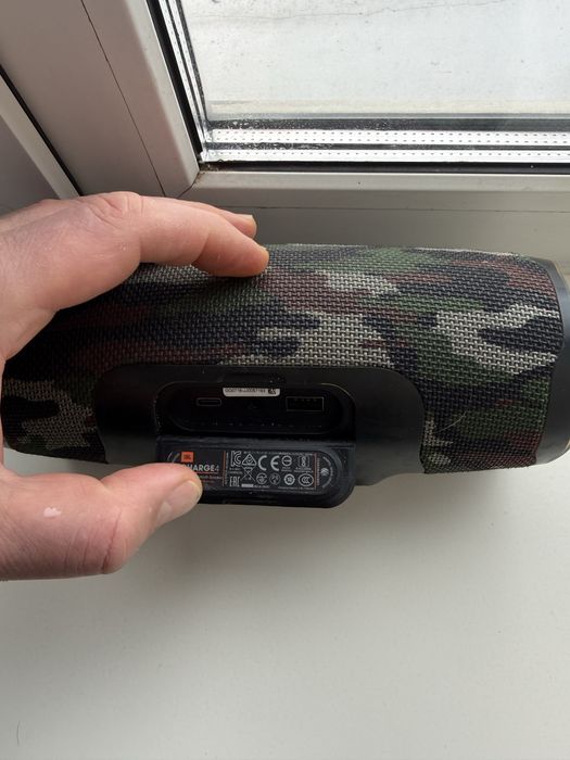 Jbl charge 4 портативна акустика