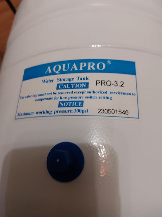 Фильтр для воды (бренд в рекламе не нуждается)