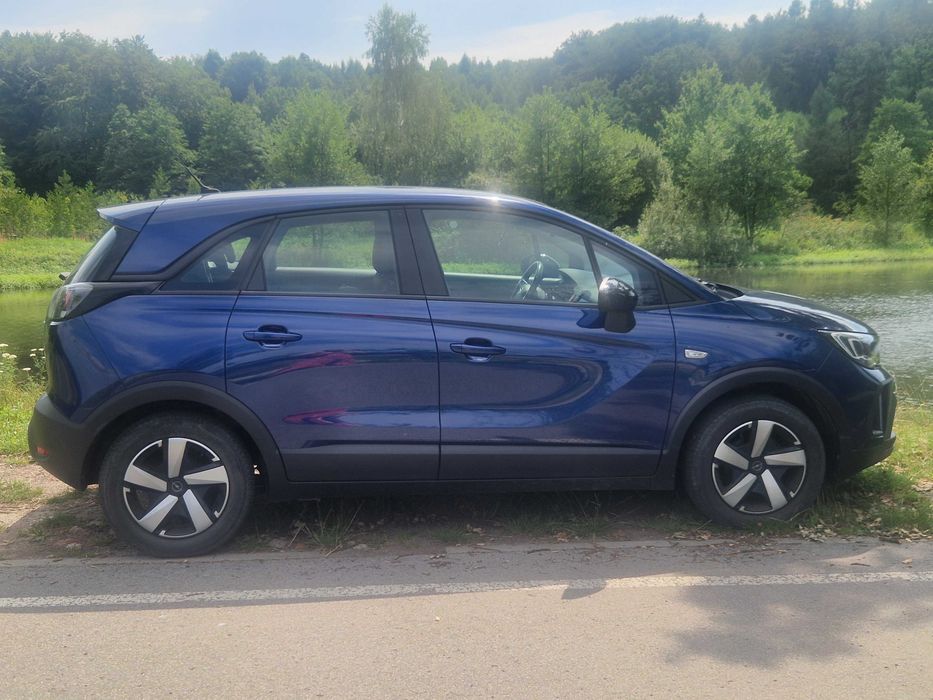 Mam do sprzedania samochód marki Opel Crossland 1.2 wersja Business  S&S,   benzyna 83KM, rocznik 2022.