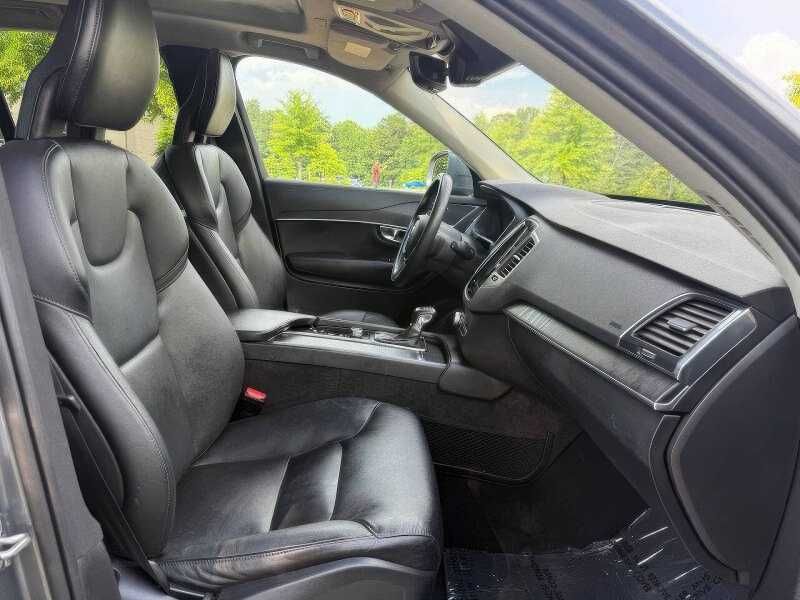 2020 Volvo XC90 T5 Momentum