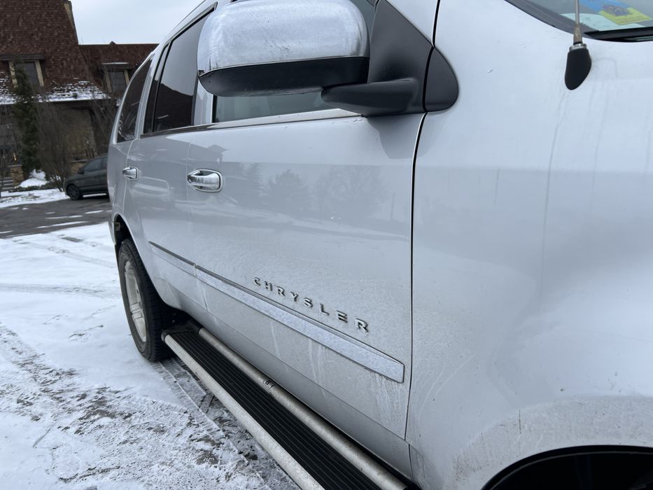 Chrysler Aspen рамный полный привод 8мест