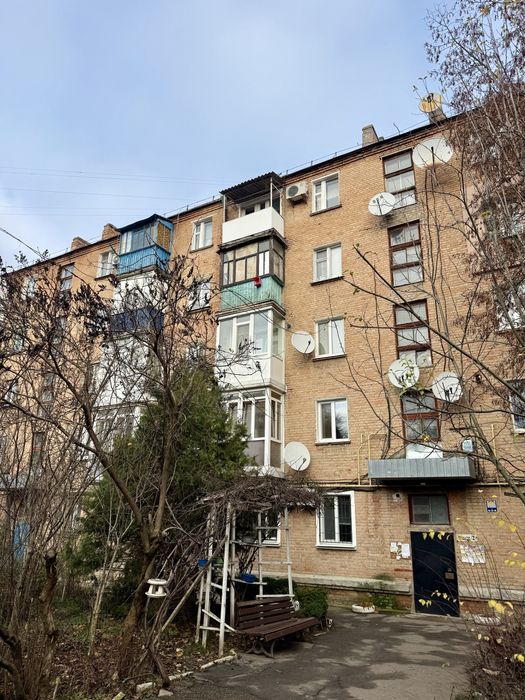 Продаж 2к. квартири на Тельнова, Дендропарк