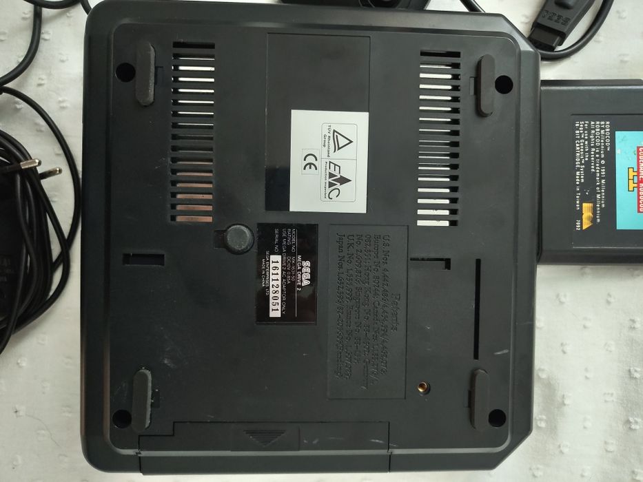 Mega Drive 2 com jogo James Pond 2