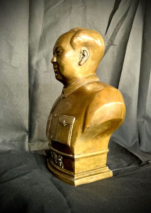 Busto em bronze de Mao Tse Tung