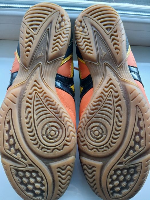 Футзалки Mizuno  eu43.