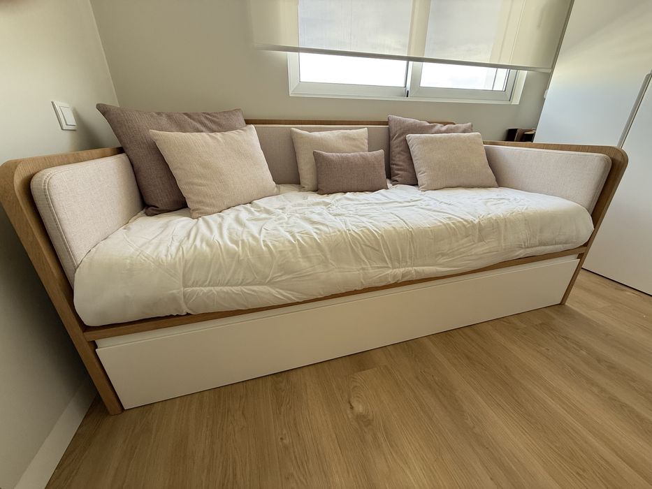 Escritório completo / quarto / sofá (madeira maciça)