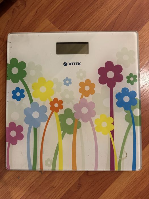 Весы напольные Vitek