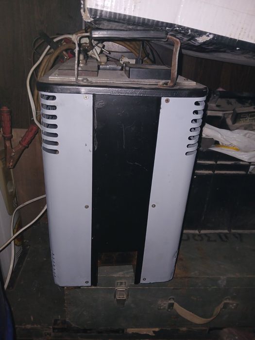 Продам зарядно пускове 12/24в