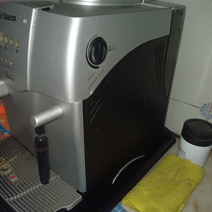 Maquina cafe Saeco avariada
