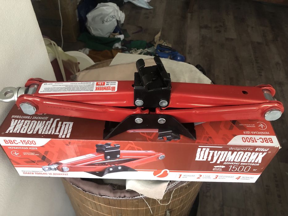 Домкрат механічний ромб Штурмовик