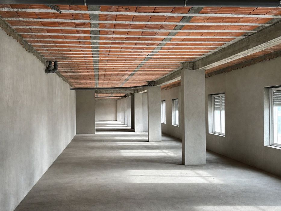 Espaço de armazém com 300 metros
