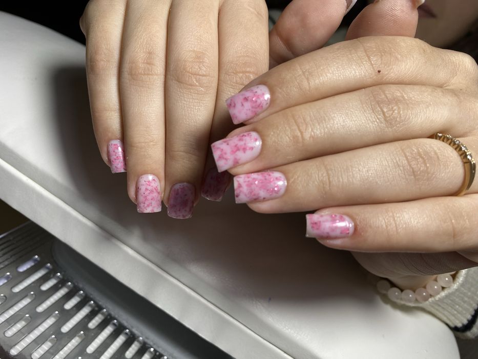 Манікюр  на Дарниці