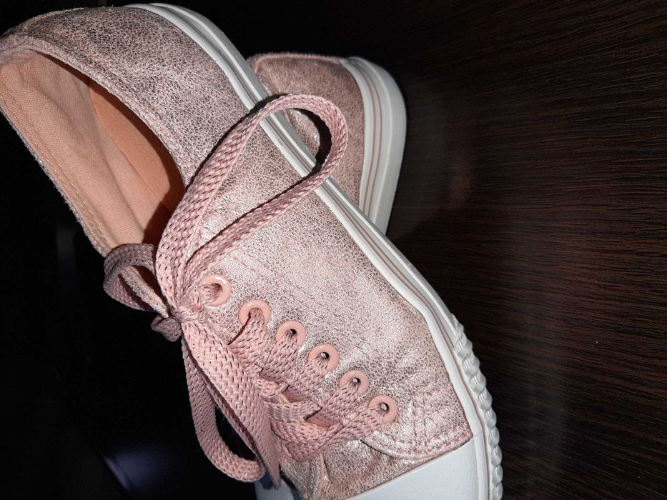 Trampki, sandały rozm. 37 całość 20 zł