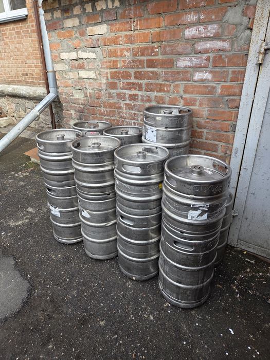 Пивні бочки кеги