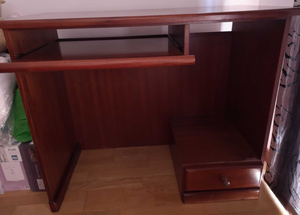 Vendo Secretárias de Escritório