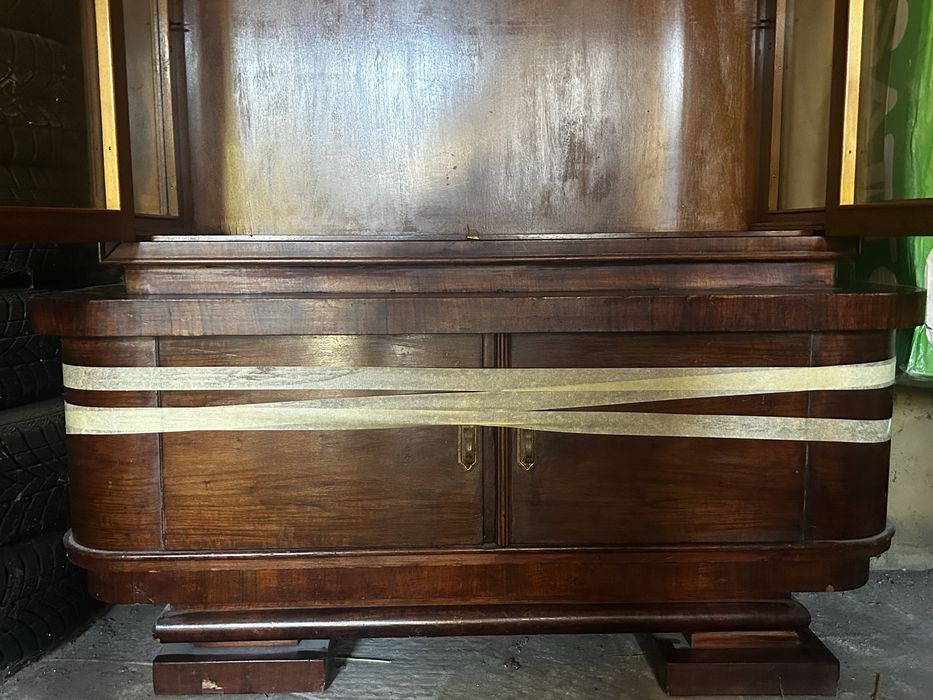 Antyczna witryna Art Déco z kryształowymi szybami