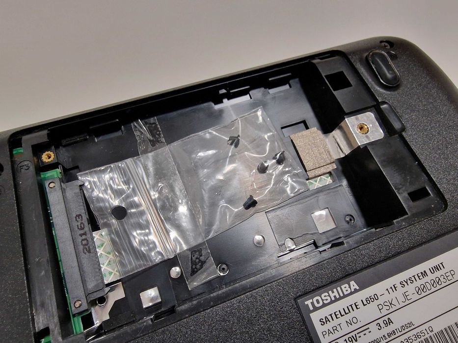 TOSHIBA Satellite L650-11F Laptop in Working Condition (15.6" with Windows 10)64750720023810124