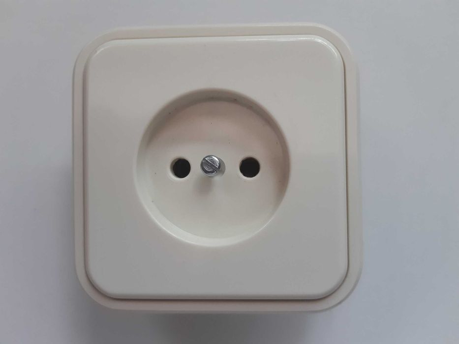 Tomadas Monofásicas (sem terra) anos 90 - Ler anuncio