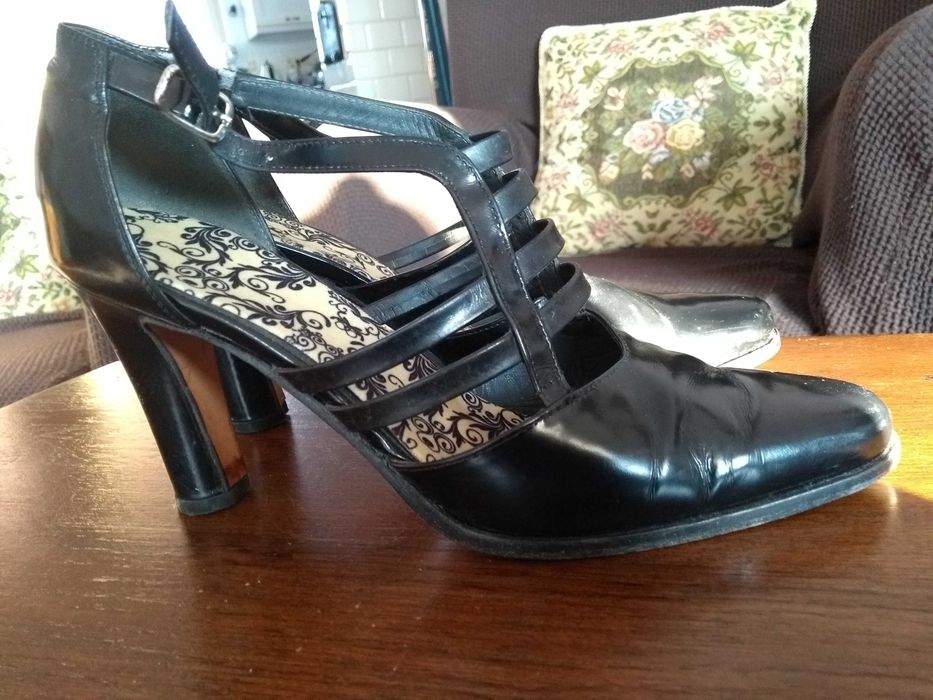 Czarne włoskie szpilki firmy Sole, rozm.38