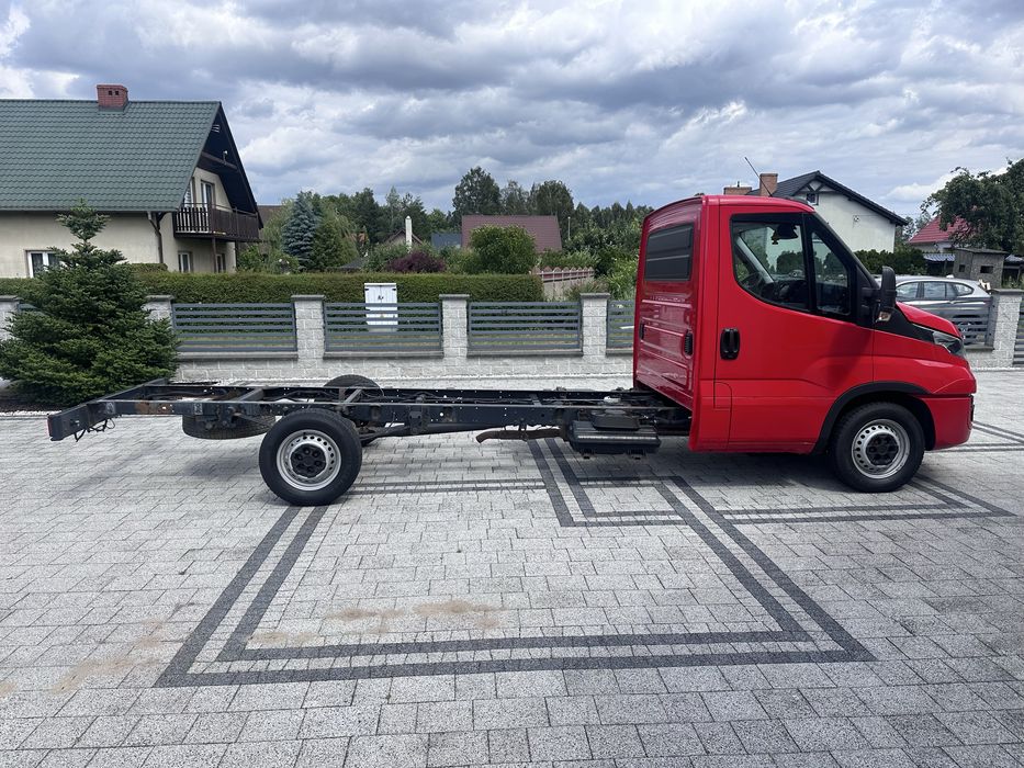 Iveco Daily 35s18 MAX RAMA autolaweta najazd hak 3.5t pomoc drogowa