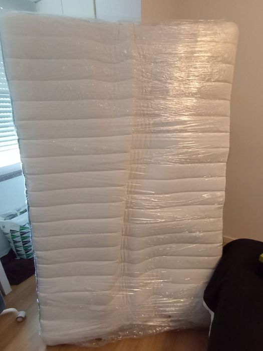 Colchão Valevåg IKEA 140x200  como novo