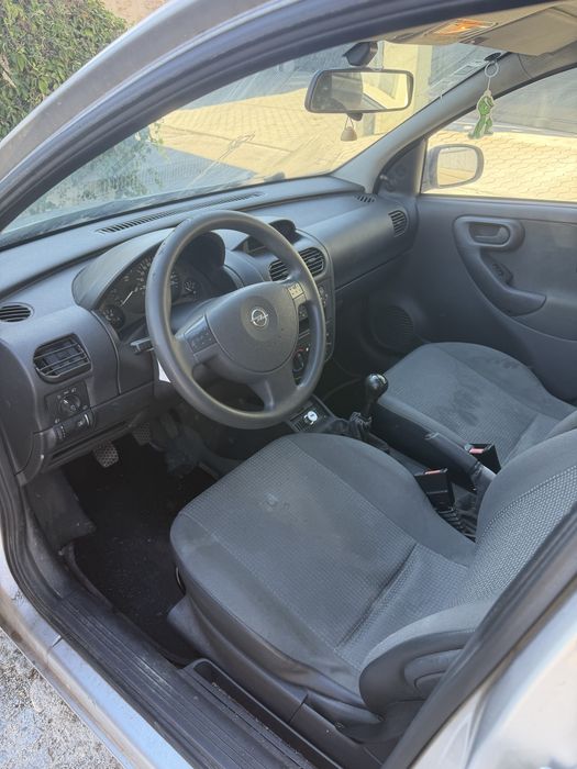 Opel Corsa Avariado