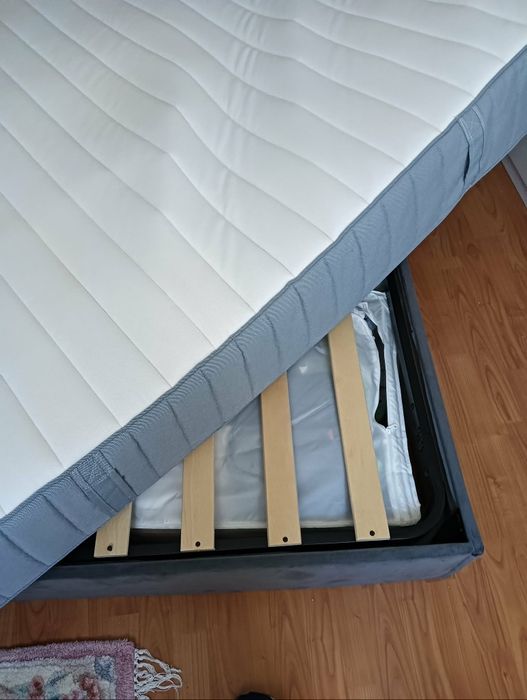 Cama sommier com colchão incluído