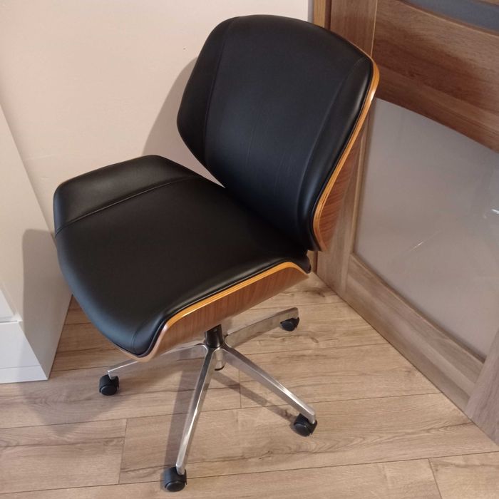 Fotel biurowy drewno plus czarna skóra
