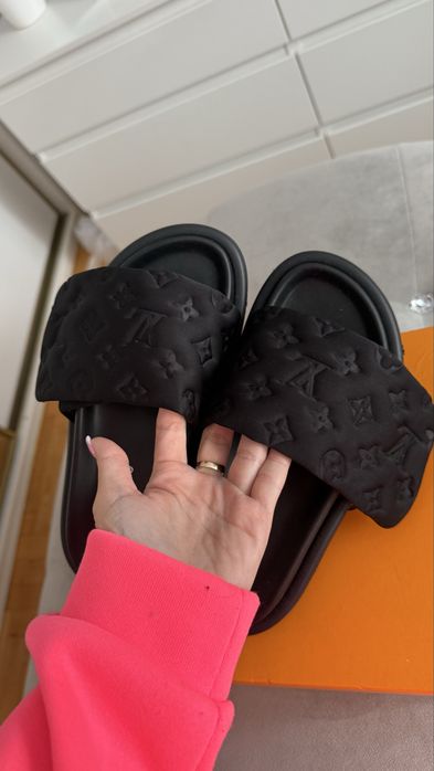 Nowe klapki damskie l36