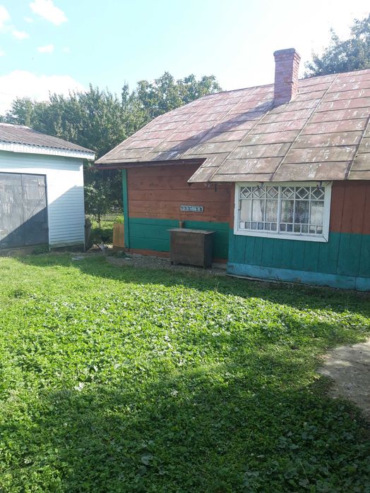 Продається будинок з складськими приміщеннчмиміщеннями