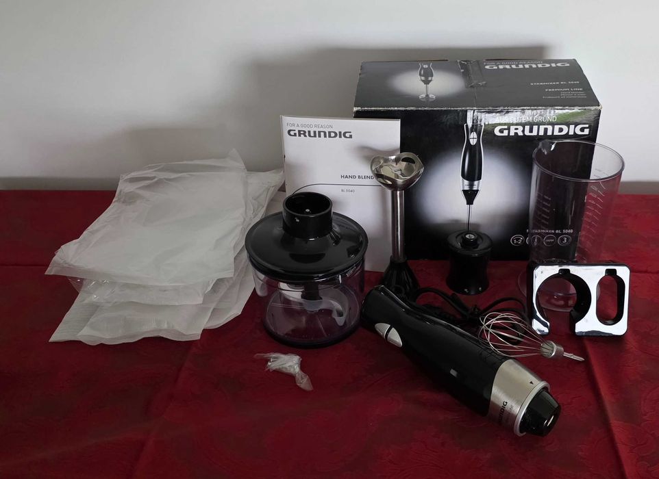 Vendemos uma misturadora de mao nova GRUNDIG