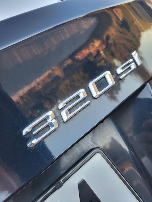 320si EMBLEMAT Znaczek na klapę