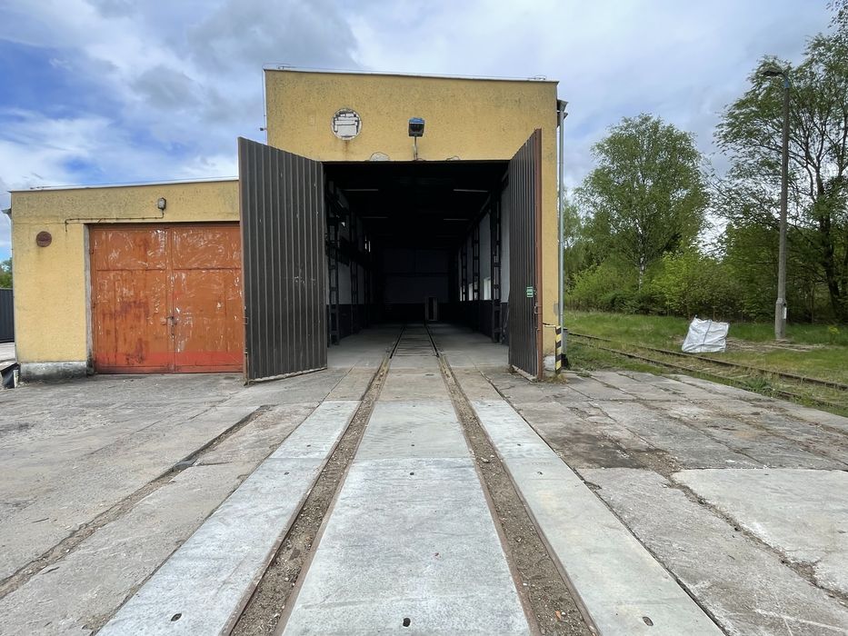 Warsztat samochodów cieżarowych/maszyn budowlanych/magazyn do wynajecia wraz z palcem 1000m2