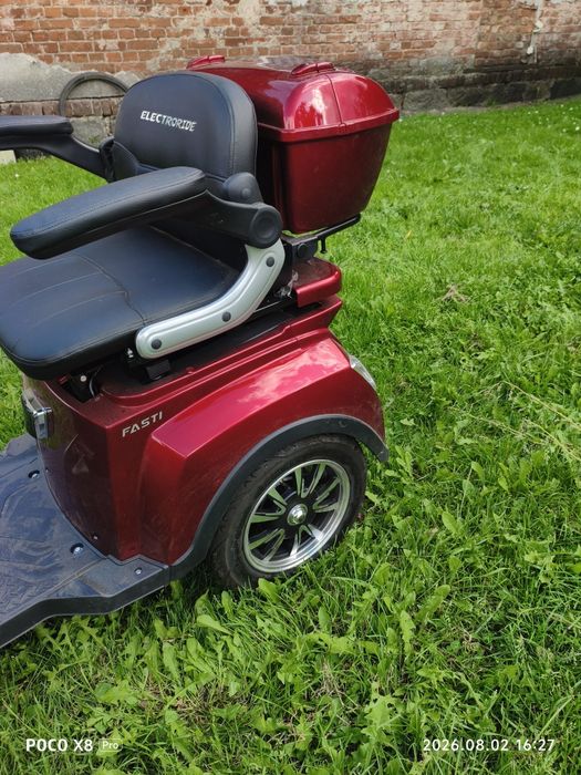 Skuter trójkołowy Fasti 3