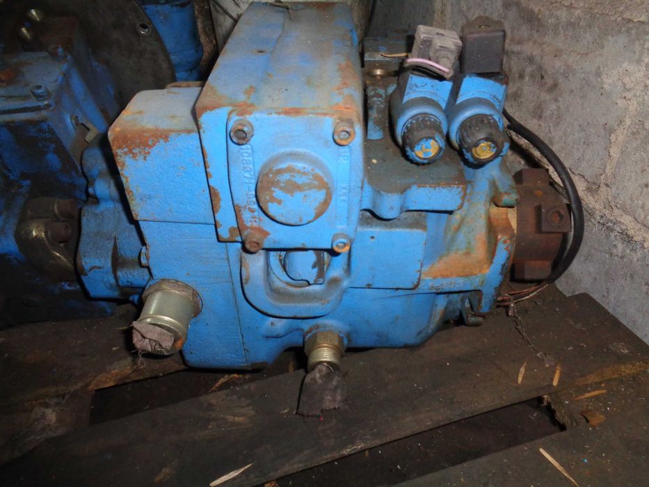 Pompa hydrauliczna POCLAIN Hydraulics wózek , ładowarka