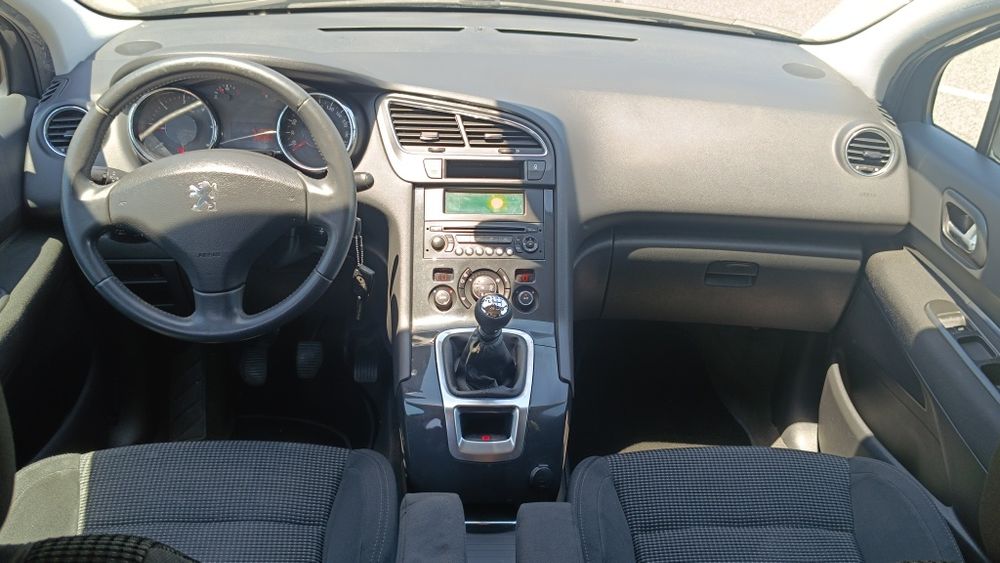 Peugeot 5008 2.0HDi 150cv Allure — photo 5